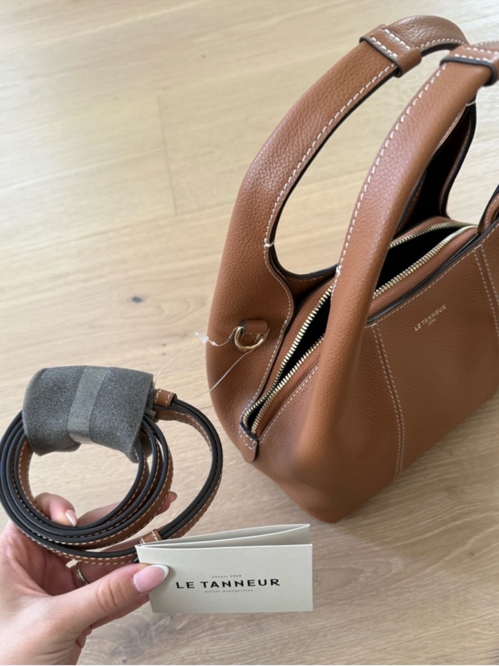 NWT Le Tanneur Small Juliette Handbag in Tan Brown Grained Leather - Picture 7 of 10